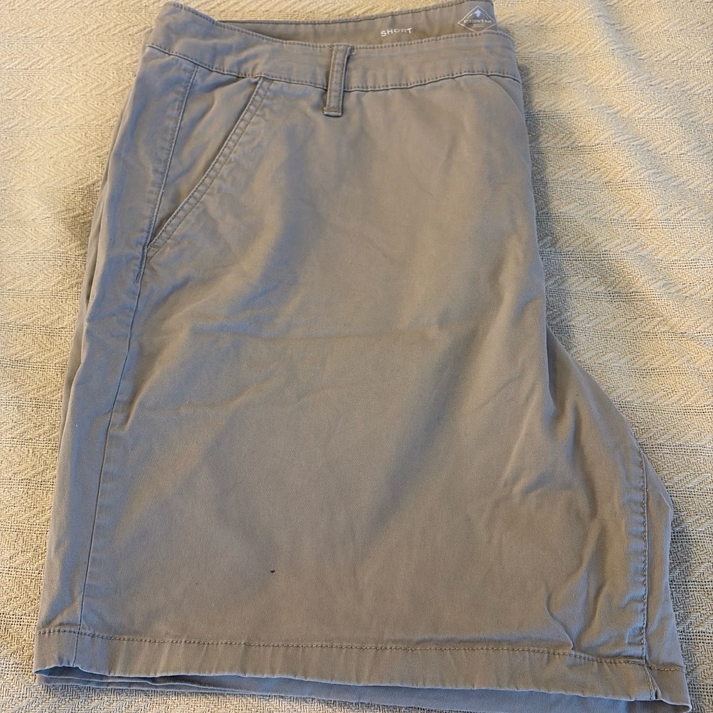 22W St. John’s Bay size khaki shorts